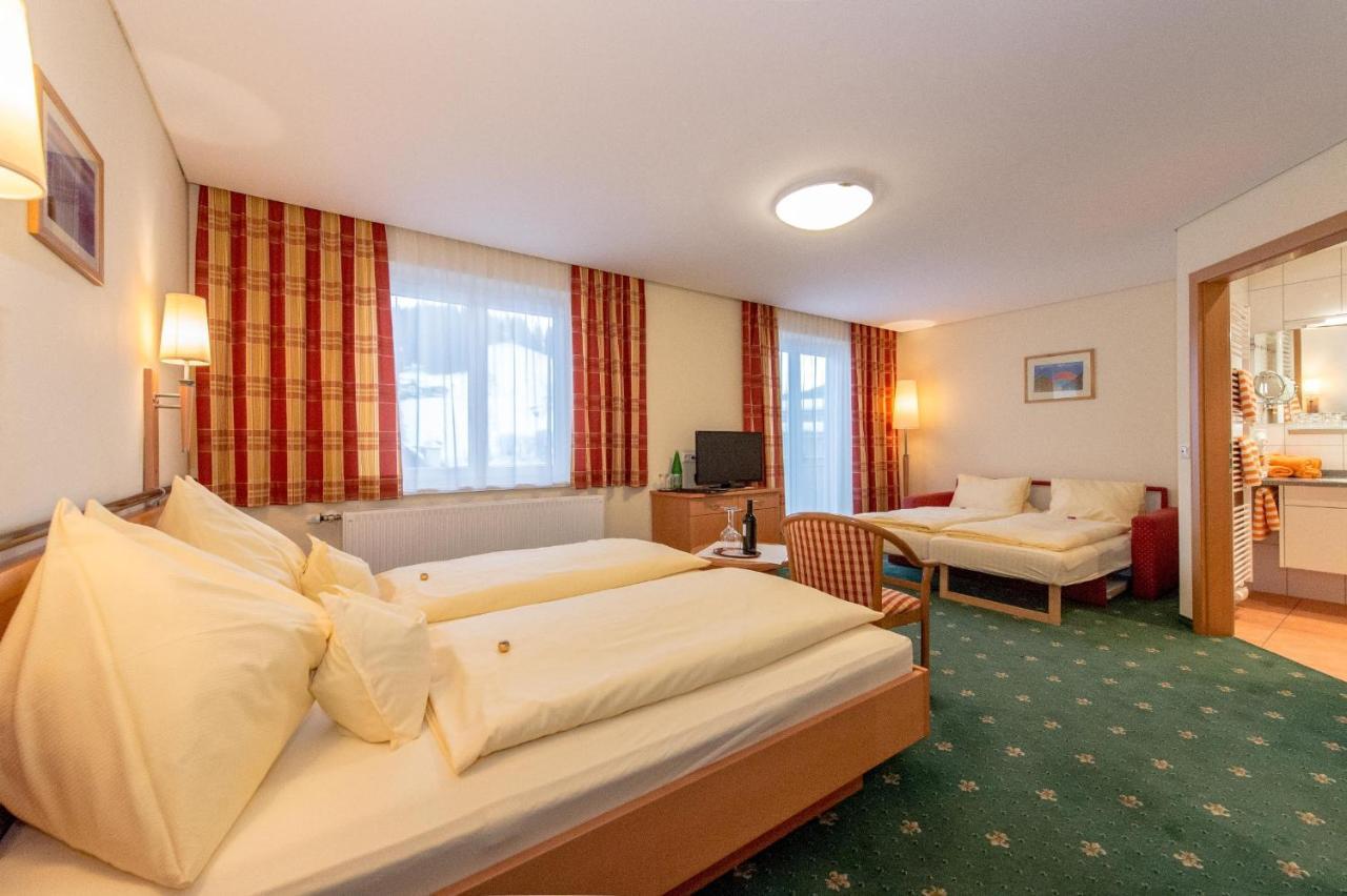 Pension Elisabeth Russbach am Pass Gschütt Zimmer foto